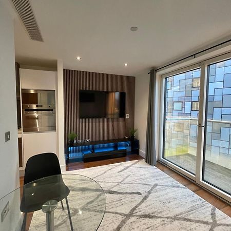 Apartment In Canary Wharf Лондон Екстериор снимка
