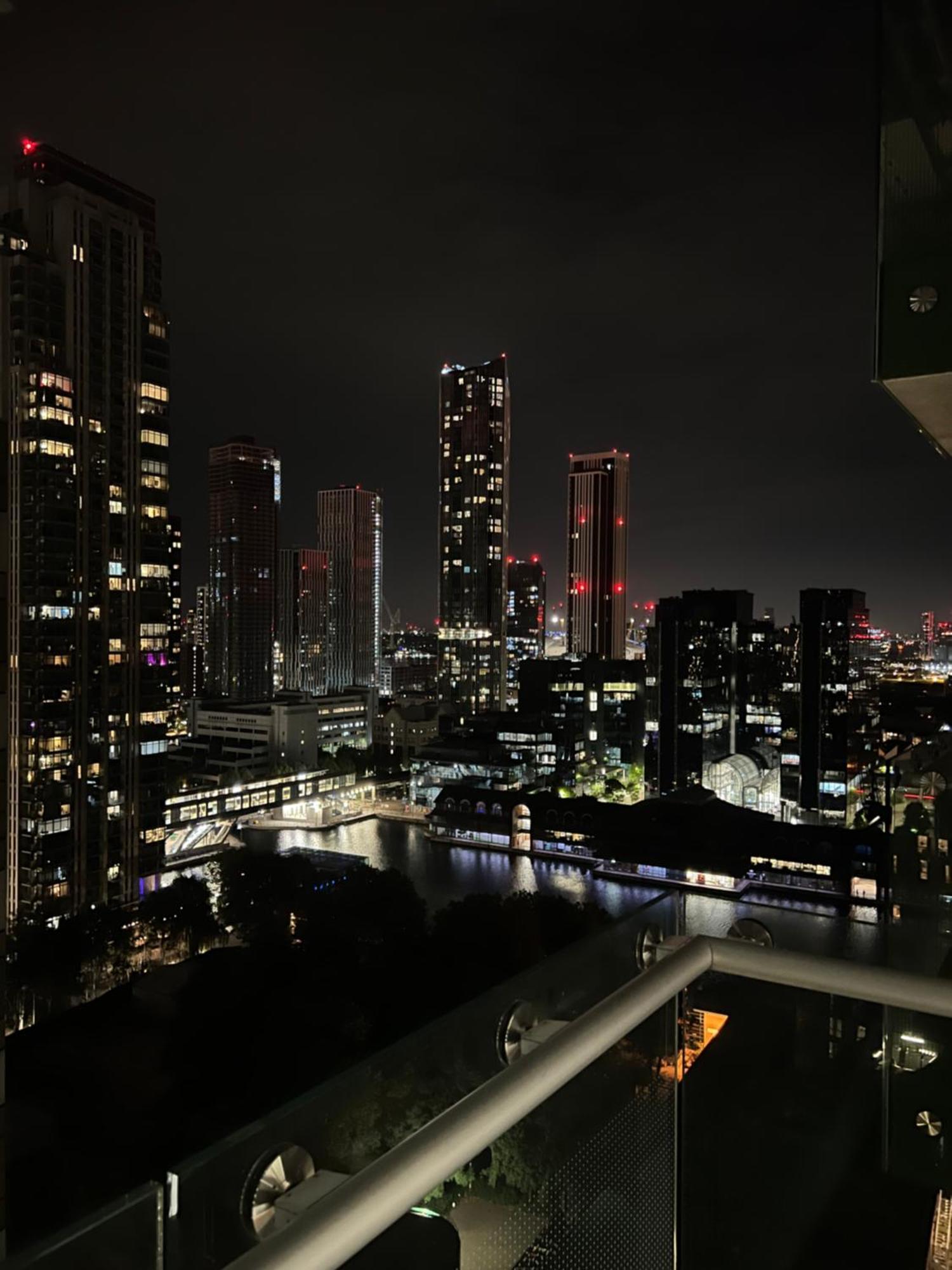 Apartment In Canary Wharf Лондон Екстериор снимка
